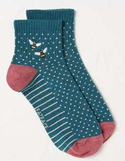 1 Pack Embroidered Bee Rib Socks
