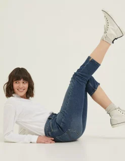 Capri Sway Slim Jeans
