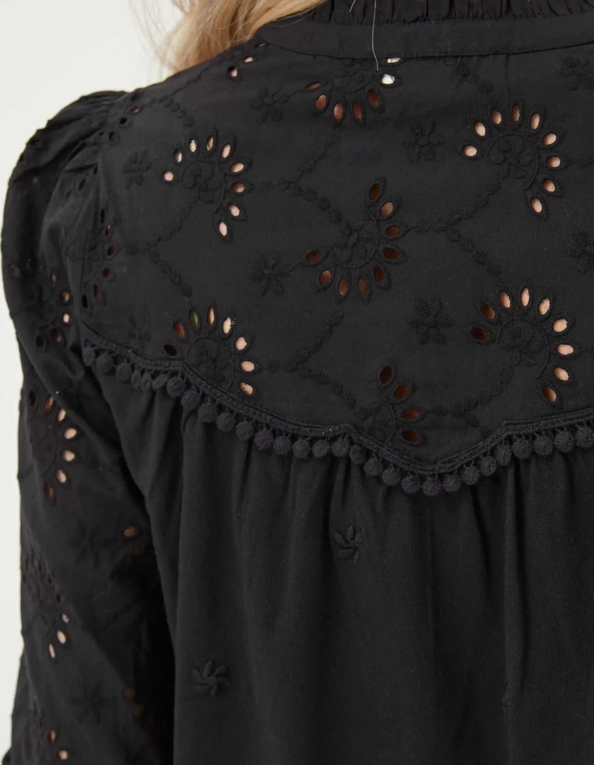 Kerry Broderie Top