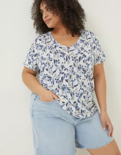 Maggie Flower Linen T-Shirt