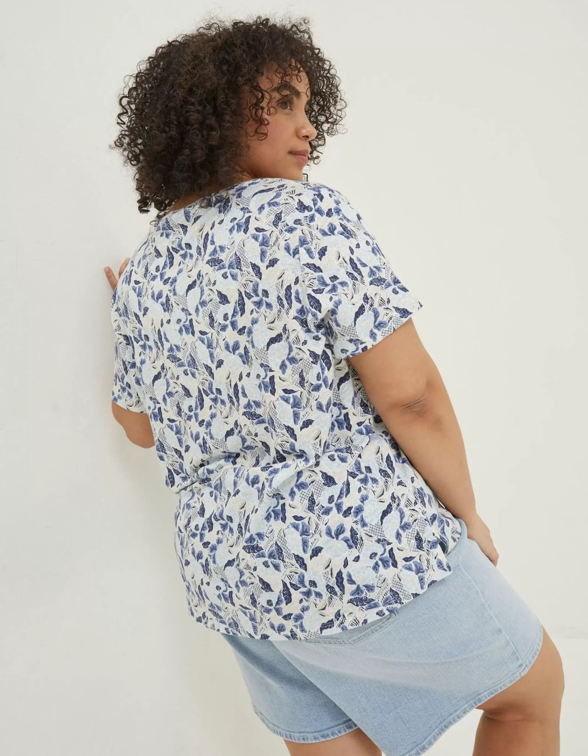 Maggie Flower Linen T-Shirt