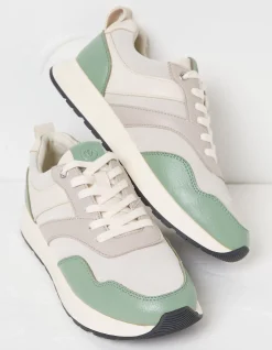 Nessa Trainer