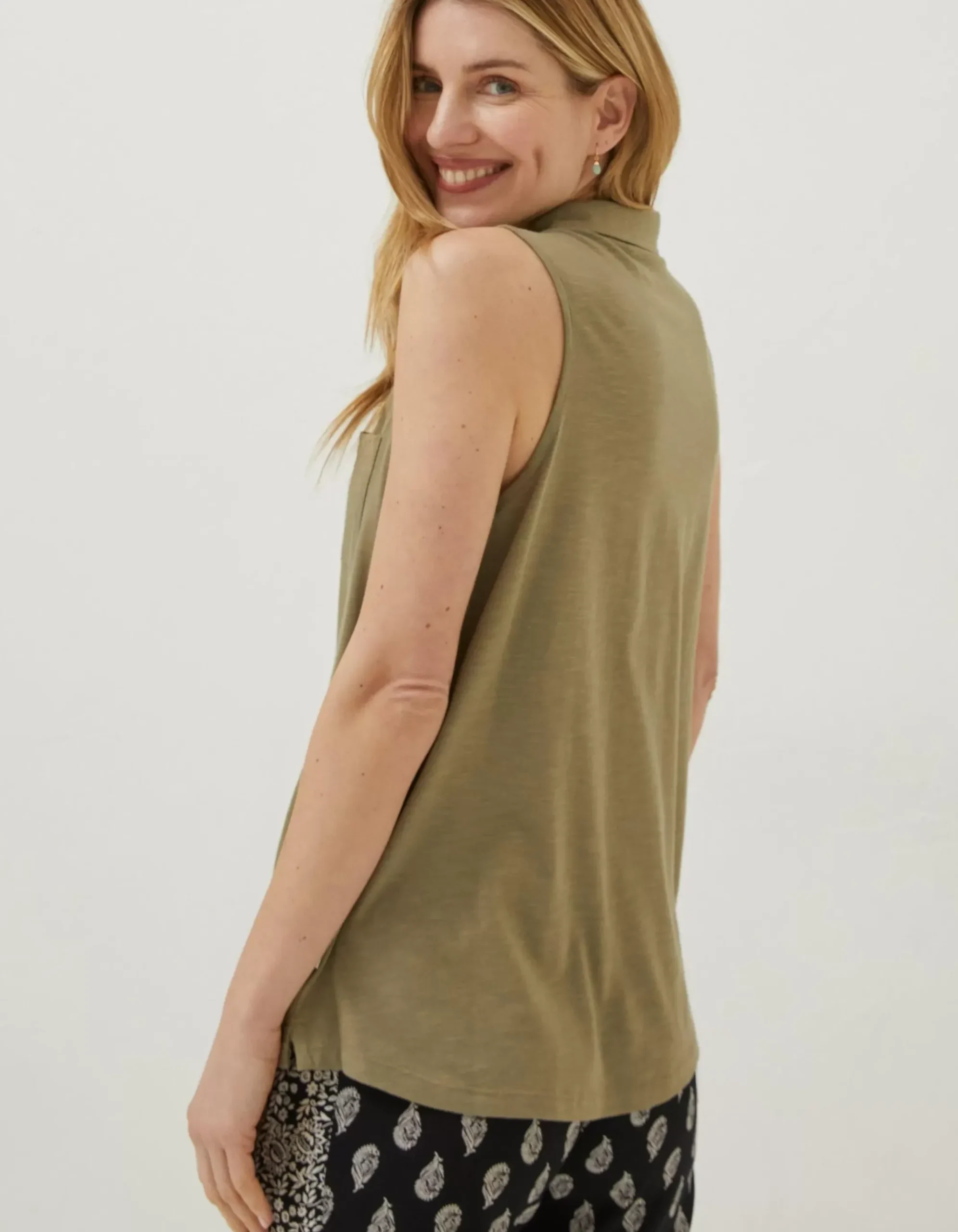 Polly Sleeveless Polo Shirt