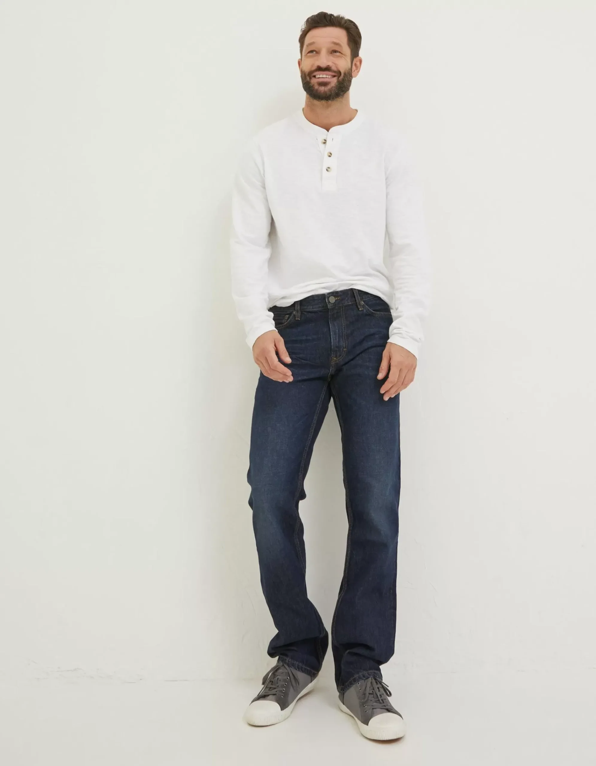 Straight Dark Vintage Wash Jeans