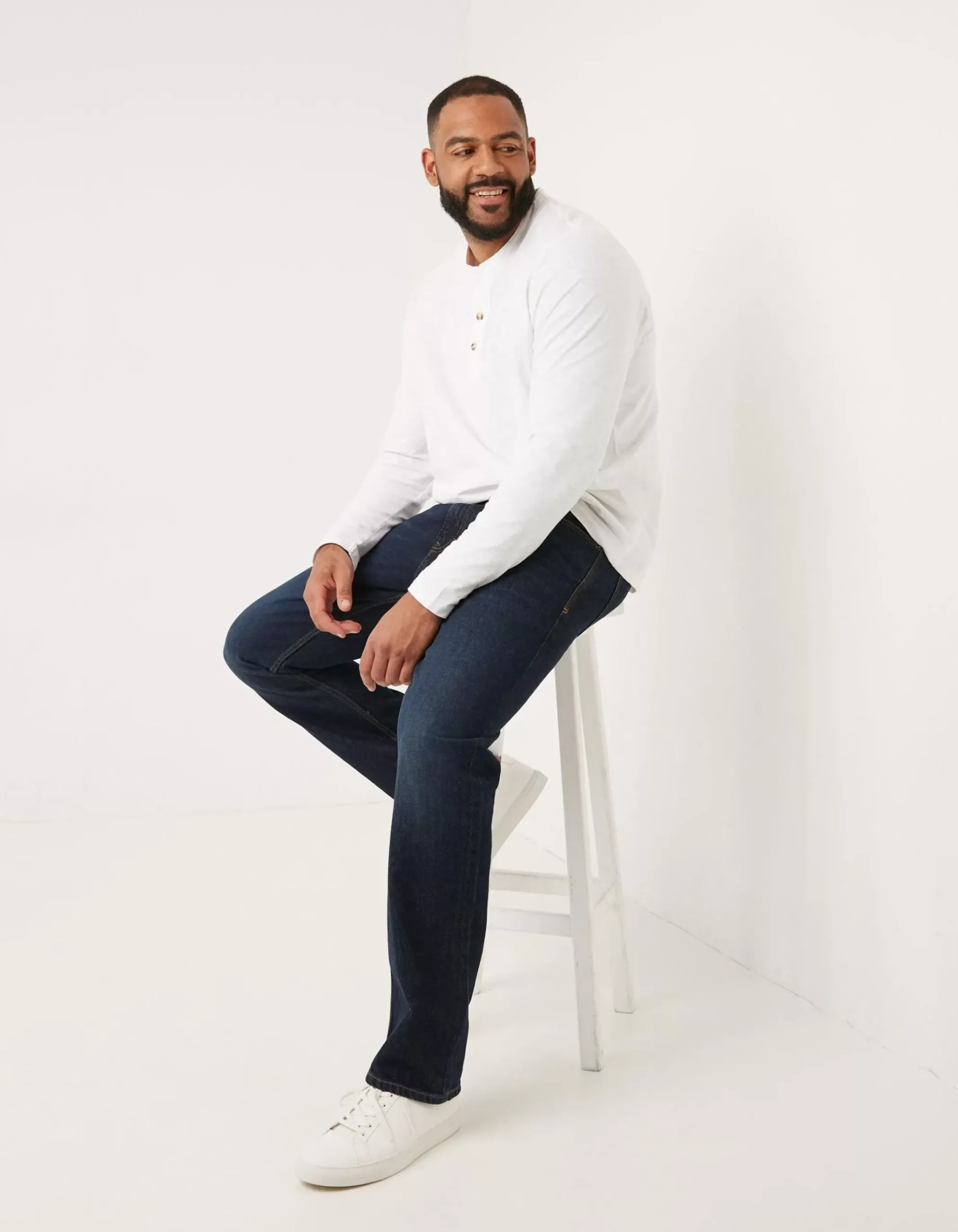 Straight Dark Vintage Wash Jeans