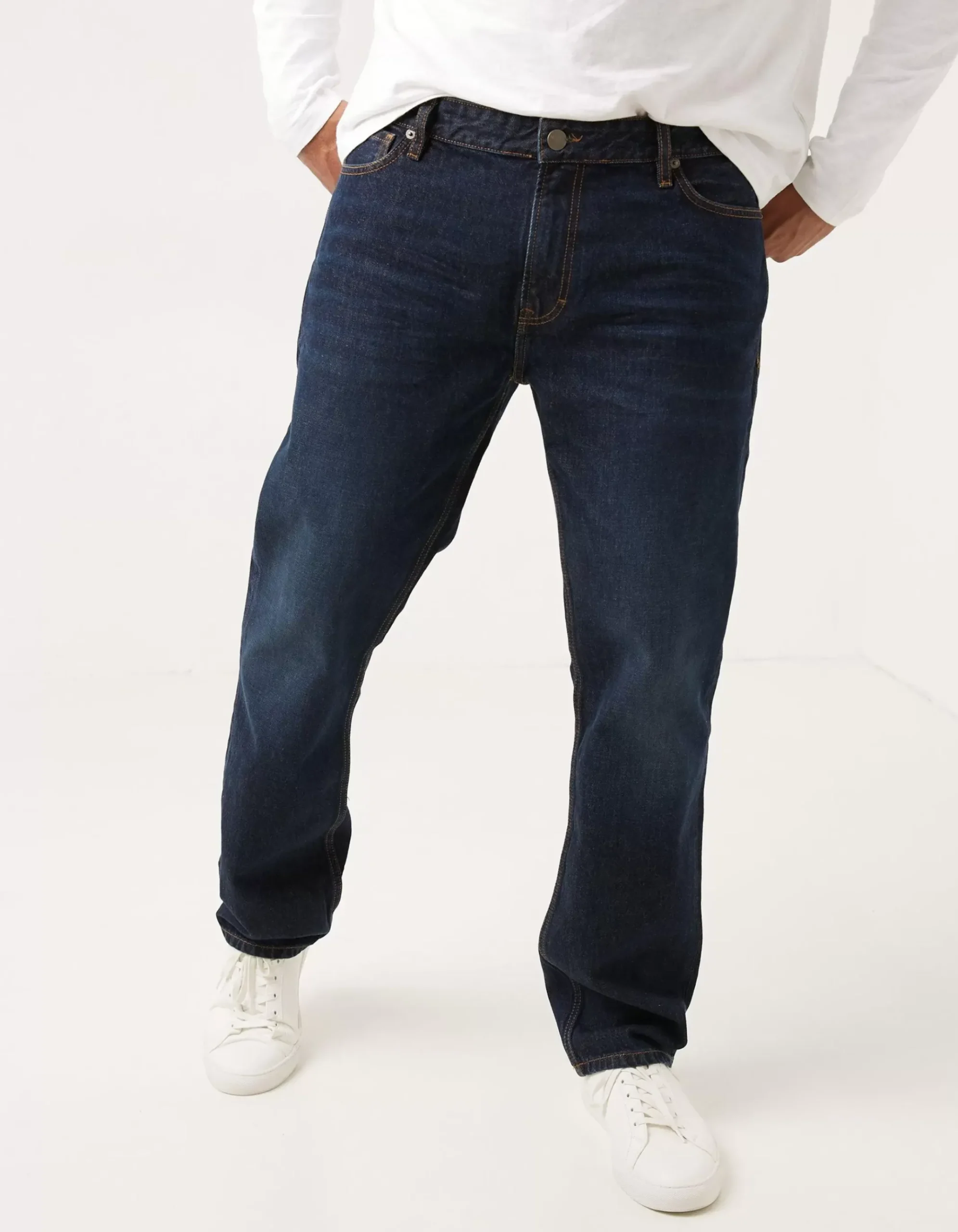 Straight Dark Vintage Wash Jeans