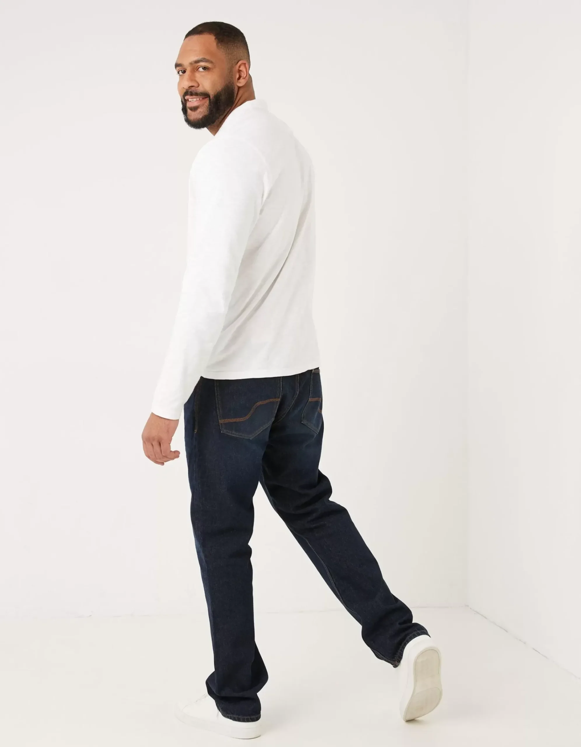 Straight Dark Vintage Wash Jeans