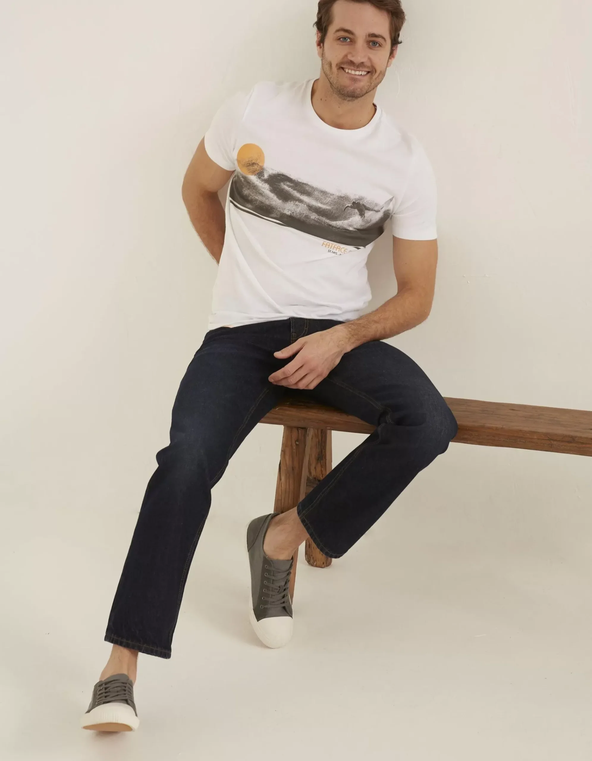 Straight Dark Vintage Wash Jeans
