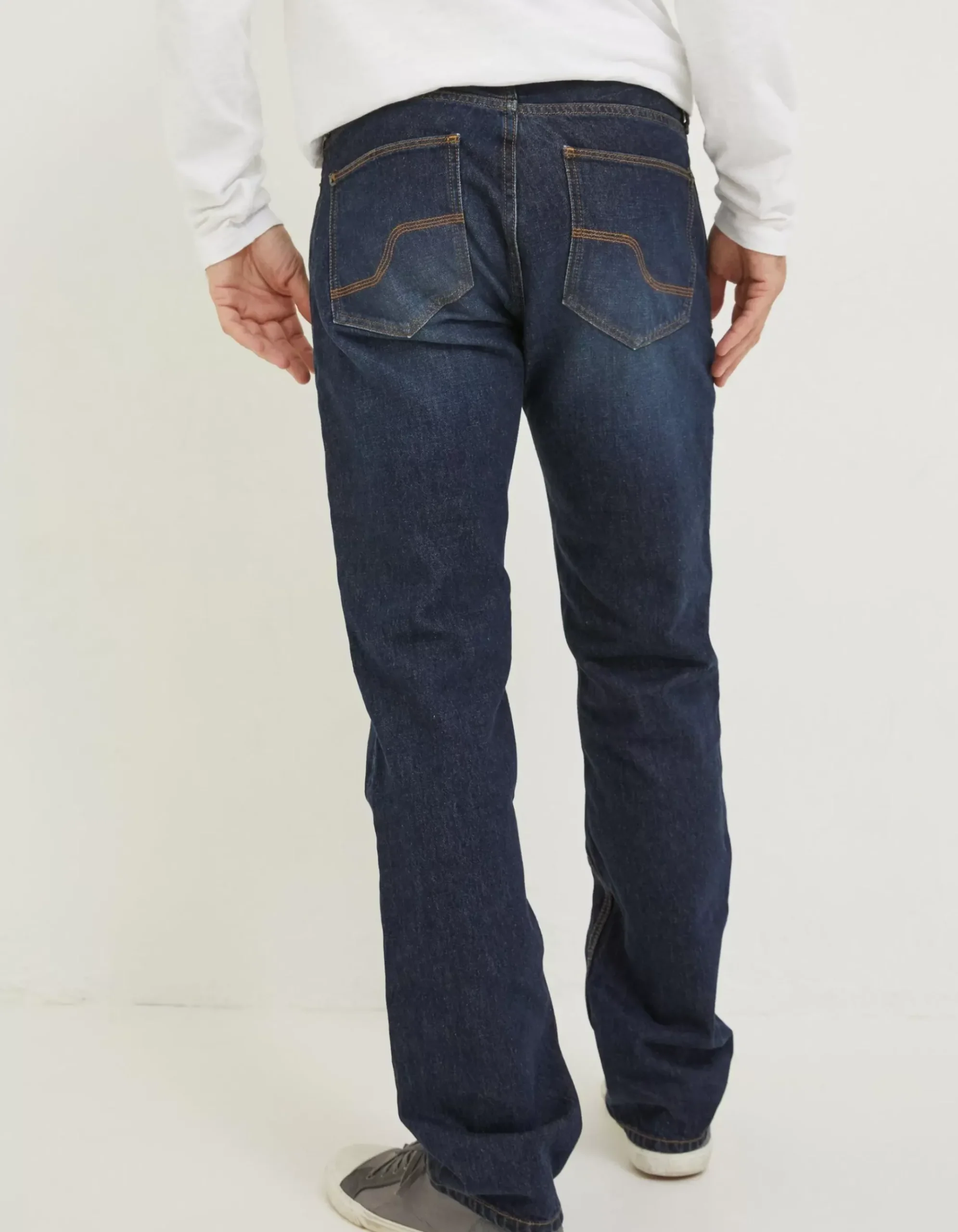Straight Dark Vintage Wash Jeans