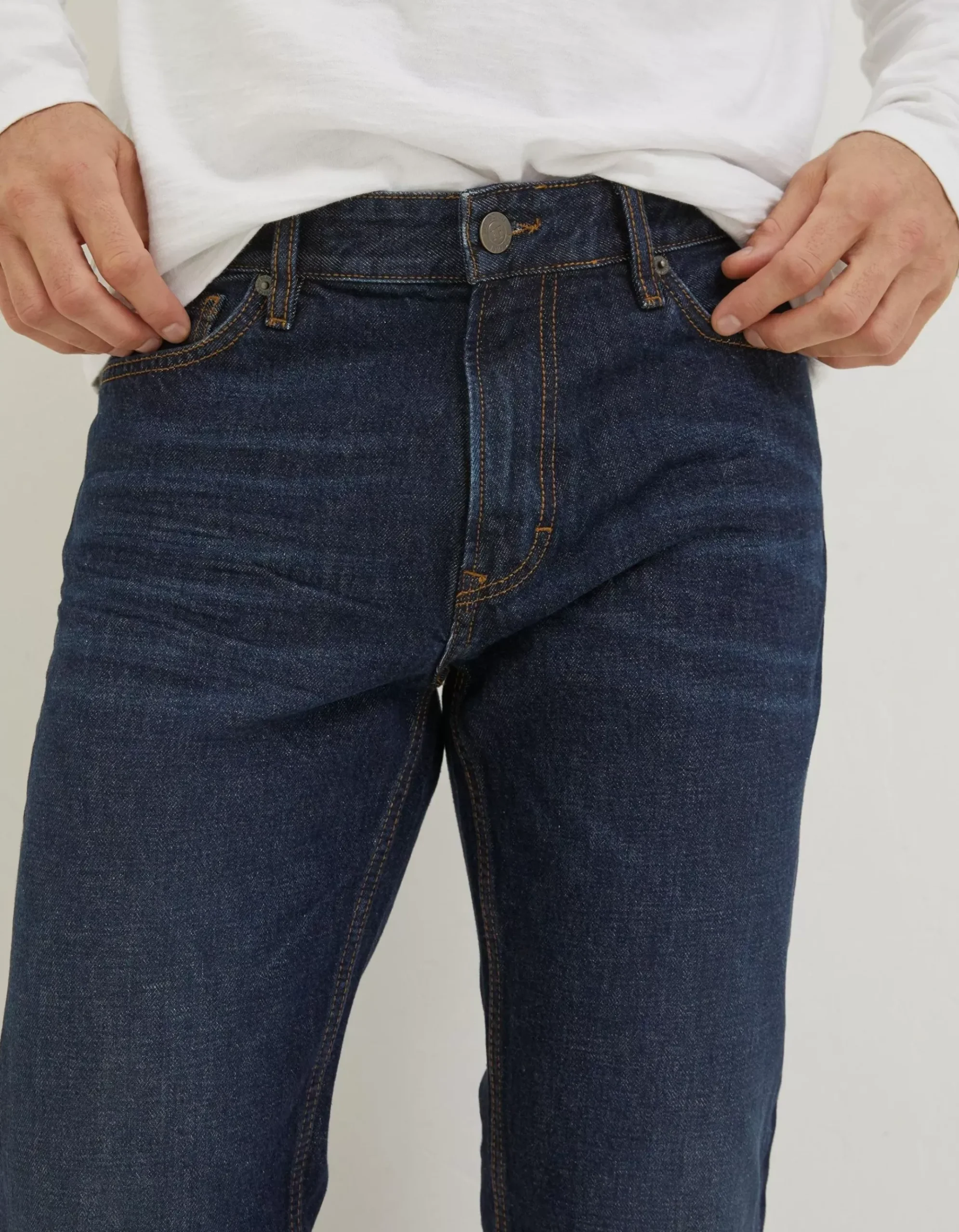 Straight Dark Vintage Wash Jeans