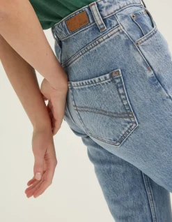 Sutton Straight Cropped Jeans